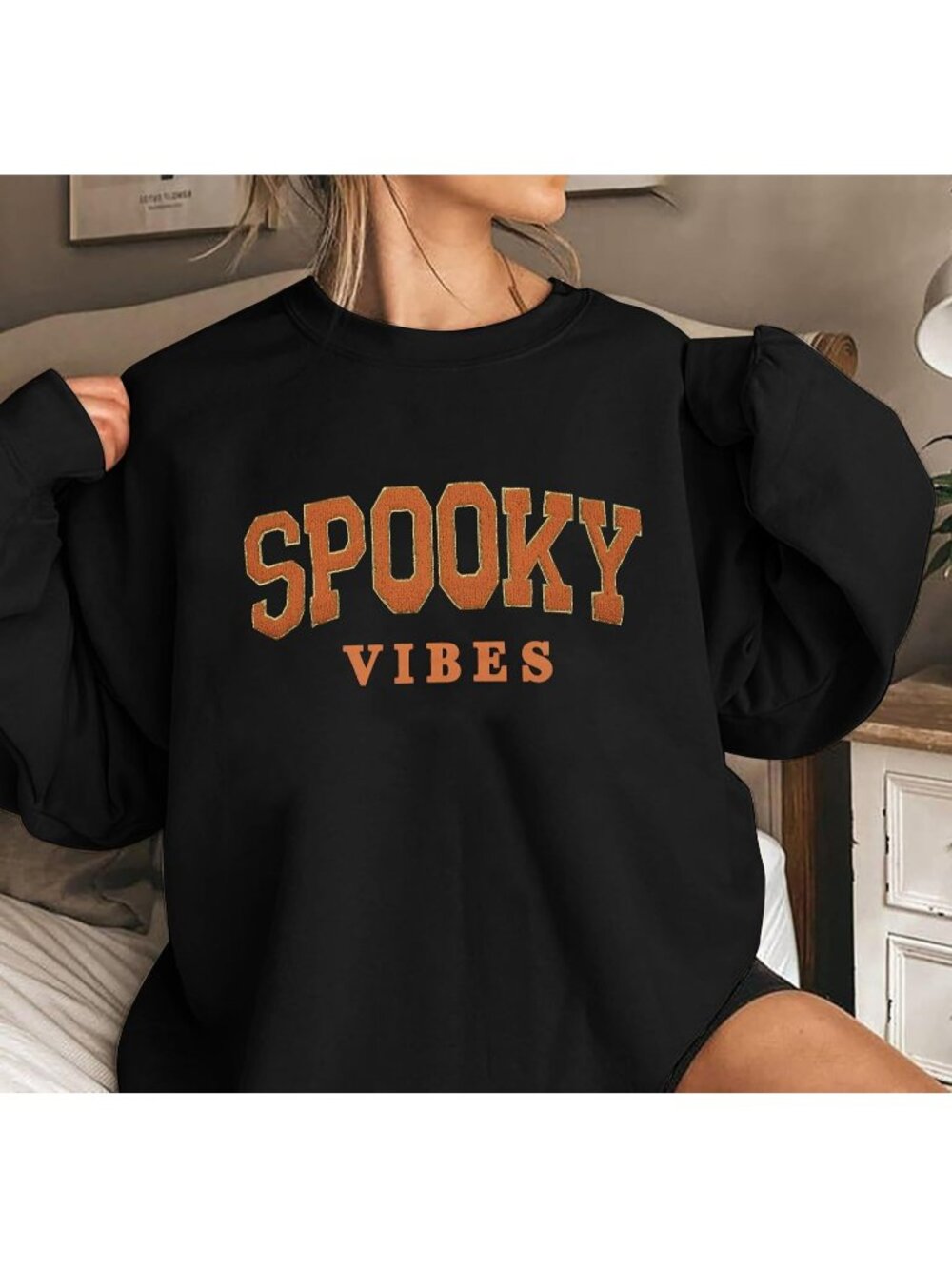 🆕 Women's Black Spooky Vibes Orange Graphic Oversized Crewneck Pullover - Picture 5 of 6